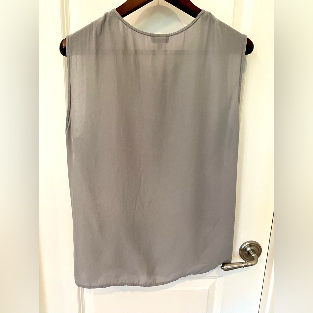 Talbots Gray Silk Sleeveless Shell Blouse with pleat details Size 18 - Picture 2 of 12